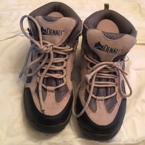 Women’s Nearly New Denali Tan Suede Ankle Boots